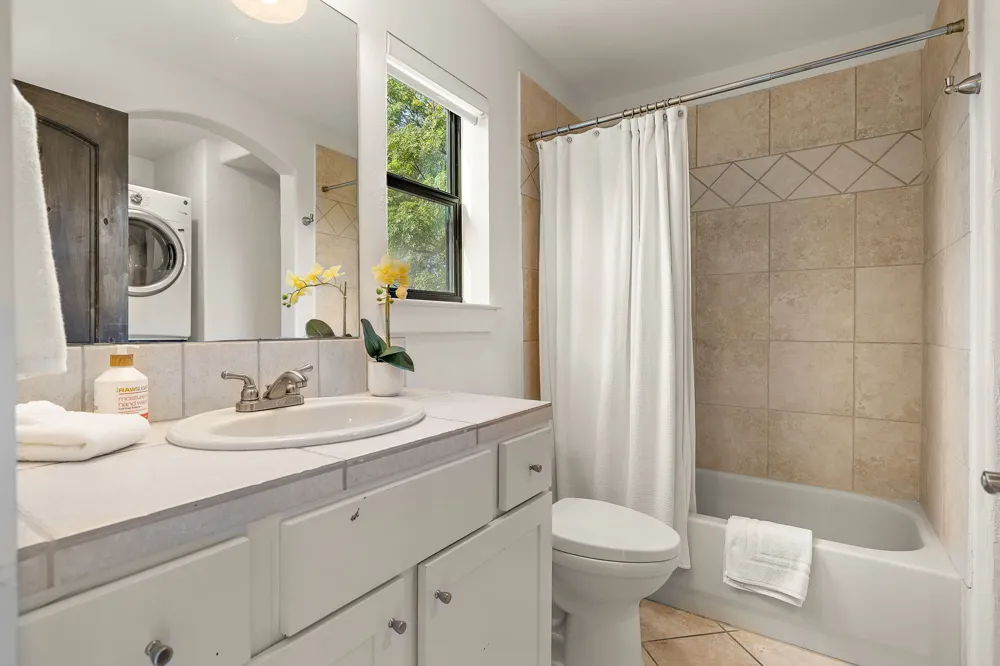 13803 Lakeview Drive Austin, TX 78732