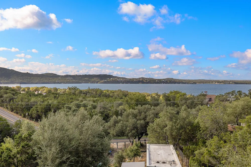 13803 Lakeview Drive Austin, TX 78732