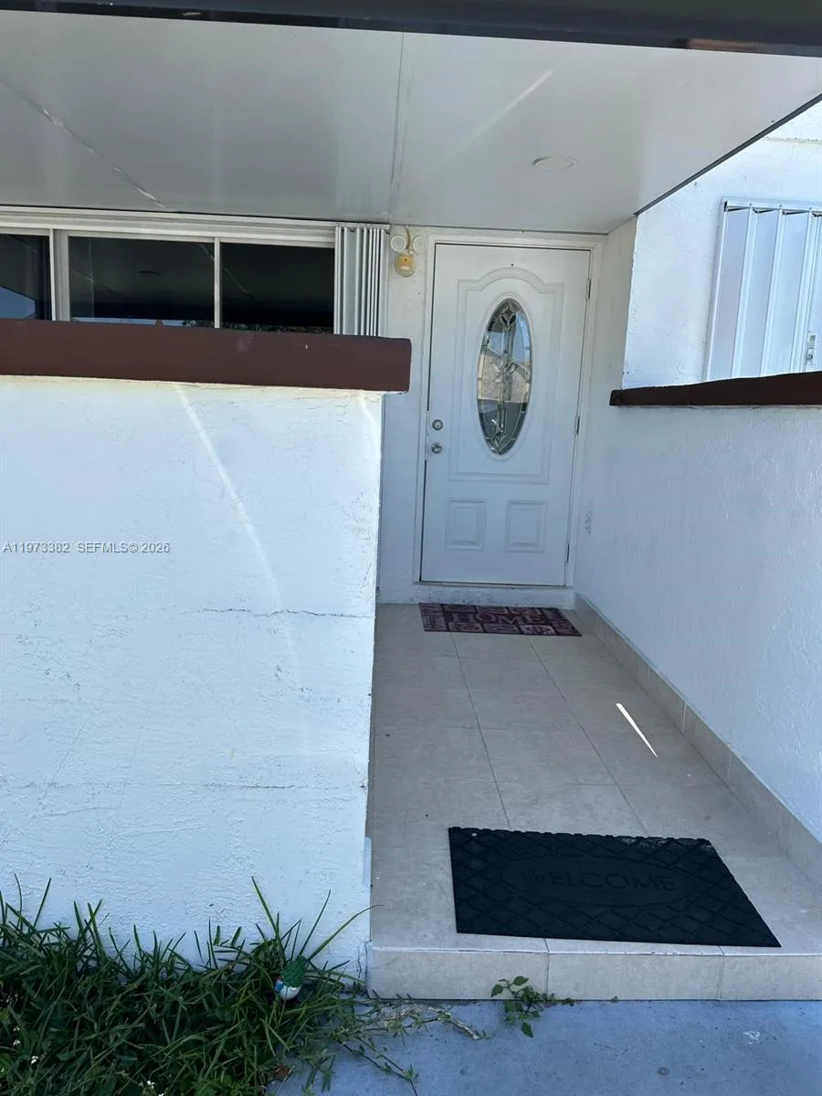 3242 NW 203rd St Miami Gardens, FL 33056