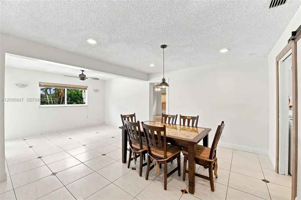 511 NW 104th Ave Plantation, FL 33324