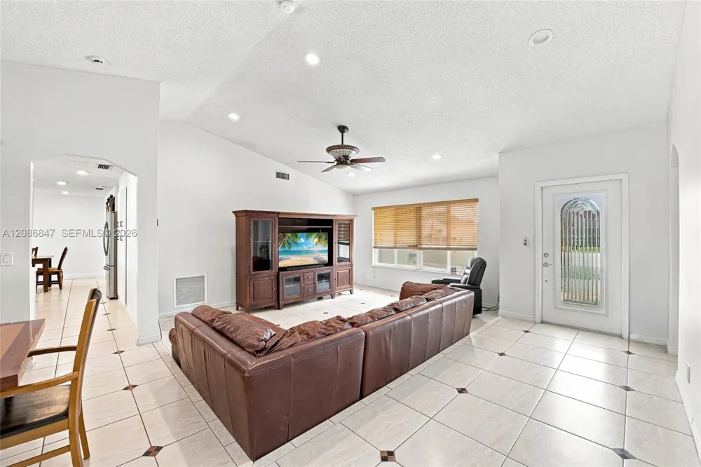 511 NW 104th Ave Plantation, FL 33324