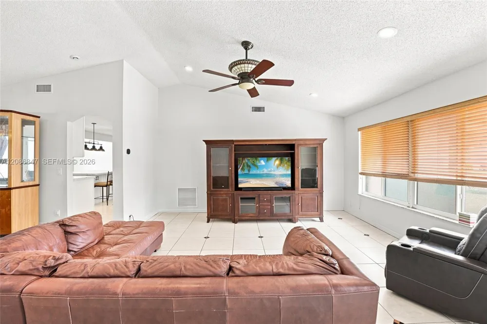 511 NW 104th Ave Plantation, FL 33324
