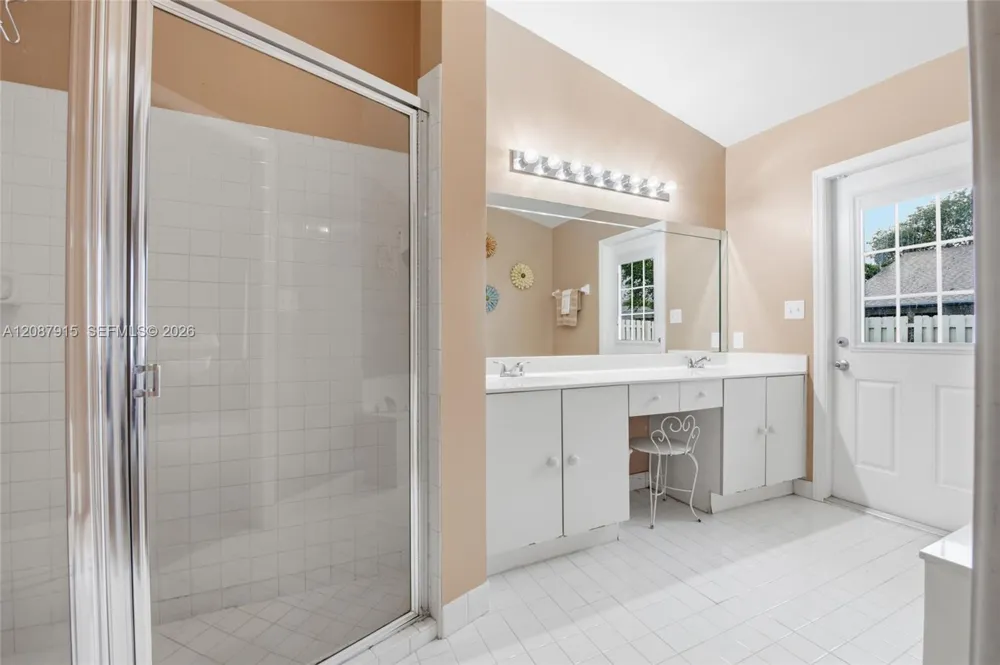5346 NW 99th Way Coral Springs, FL 33076