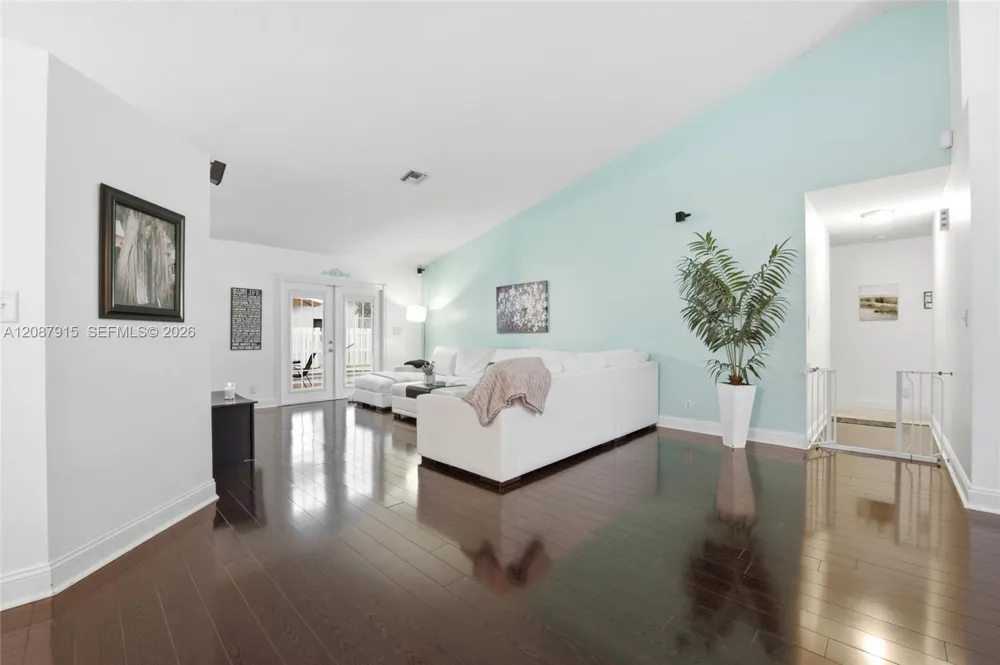 5346 NW 99th Way Coral Springs, FL 33076