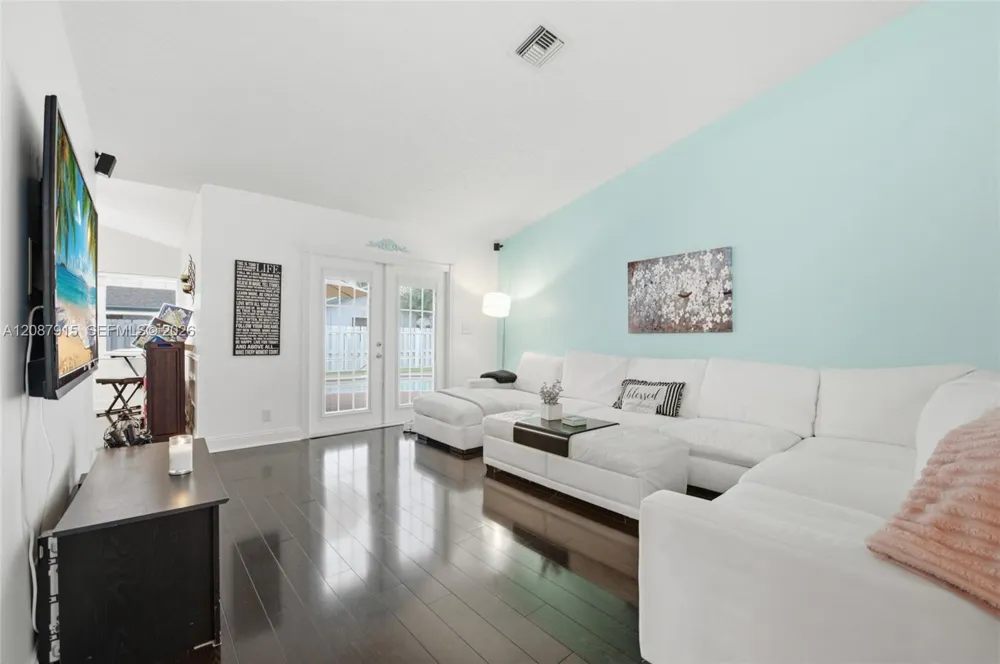 5346 NW 99th Way Coral Springs, FL 33076