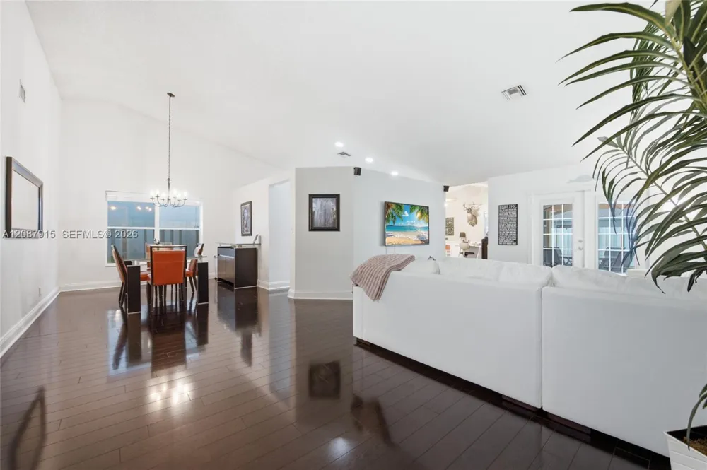 5346 NW 99th Way Coral Springs, FL 33076