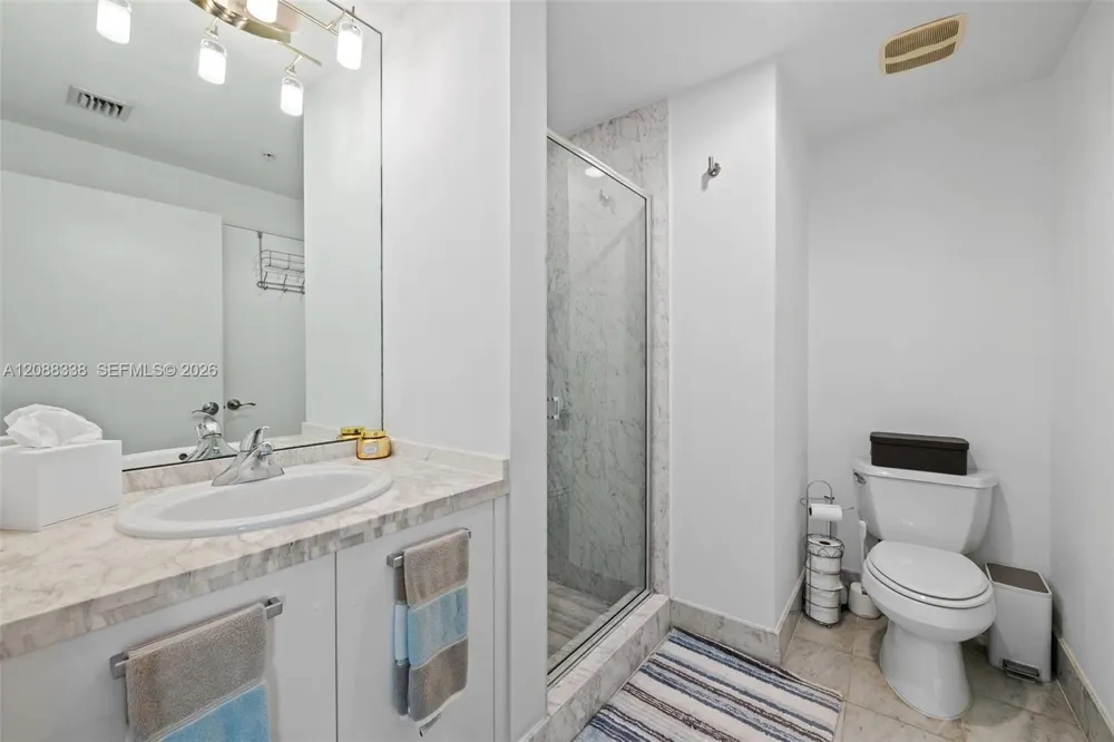 253 NE 2nd St #2501 Miami, FL 33132