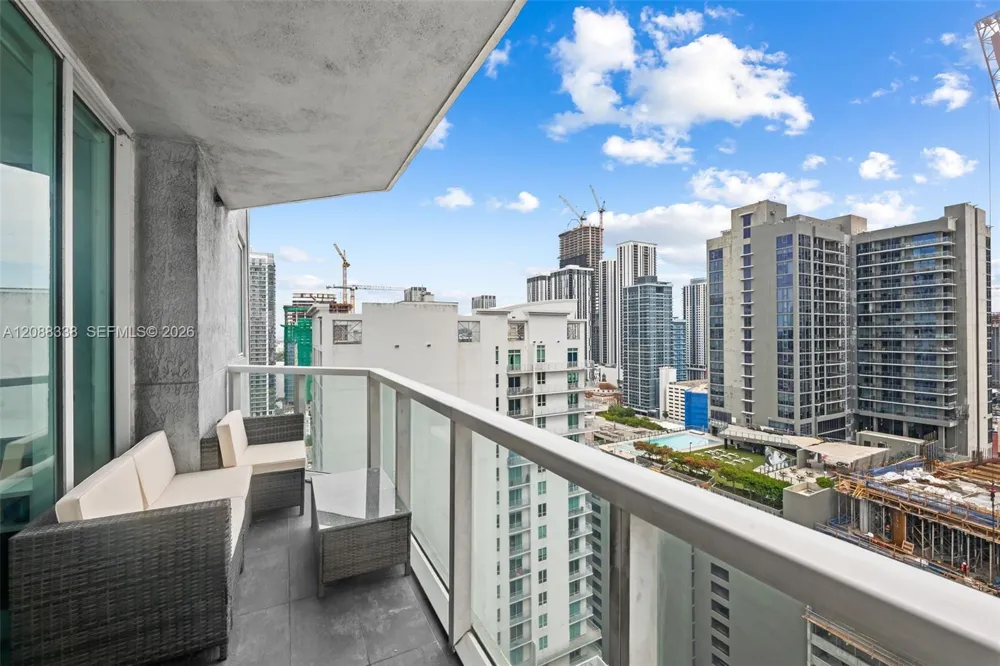 253 NE 2nd St #2501 Miami, FL 33132