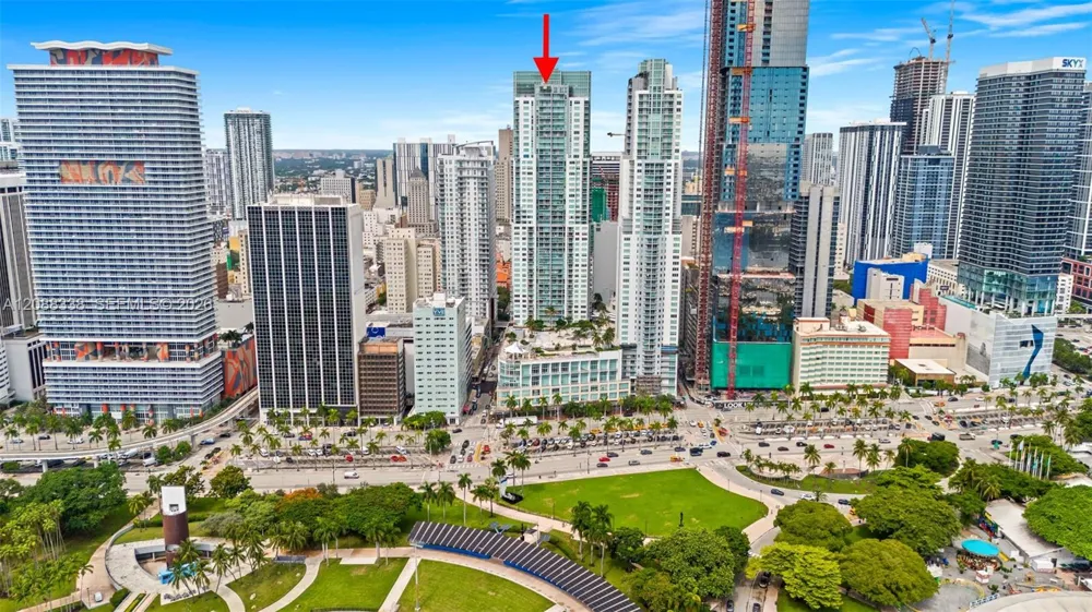 253 NE 2nd St #2501 Miami, FL 33132