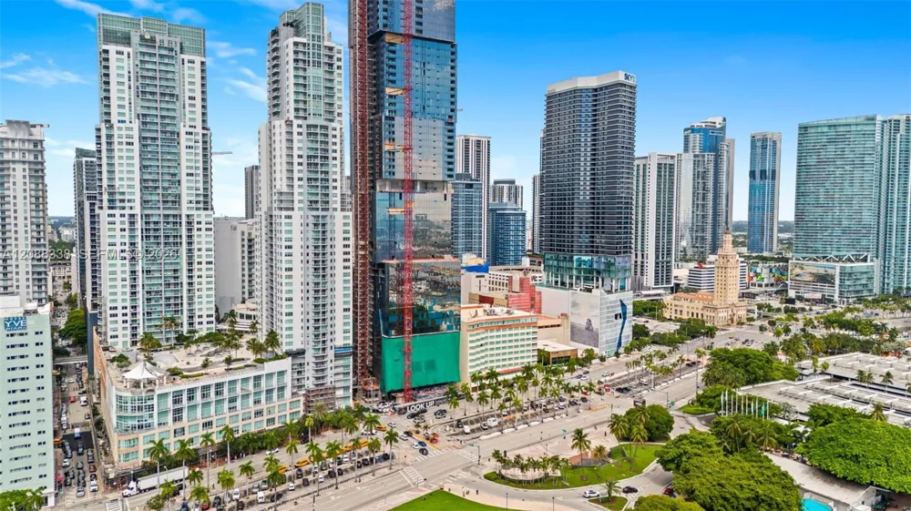 253 NE 2nd St #2501 Miami, FL 33132