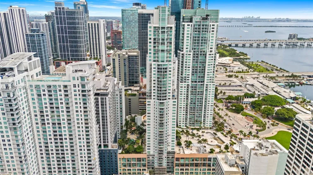 253 NE 2nd St #2501 Miami, FL 33132