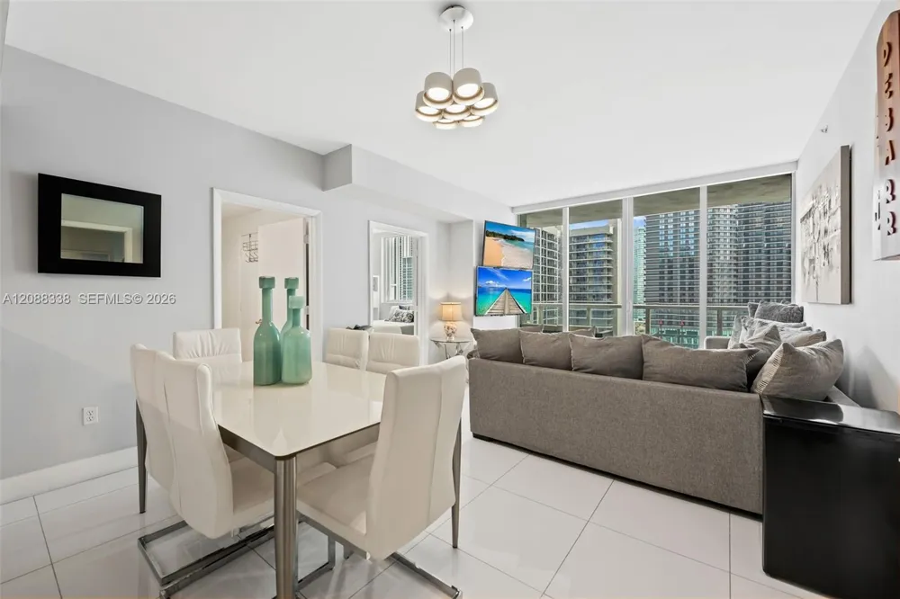 253 NE 2nd St #2501 Miami, FL 33132