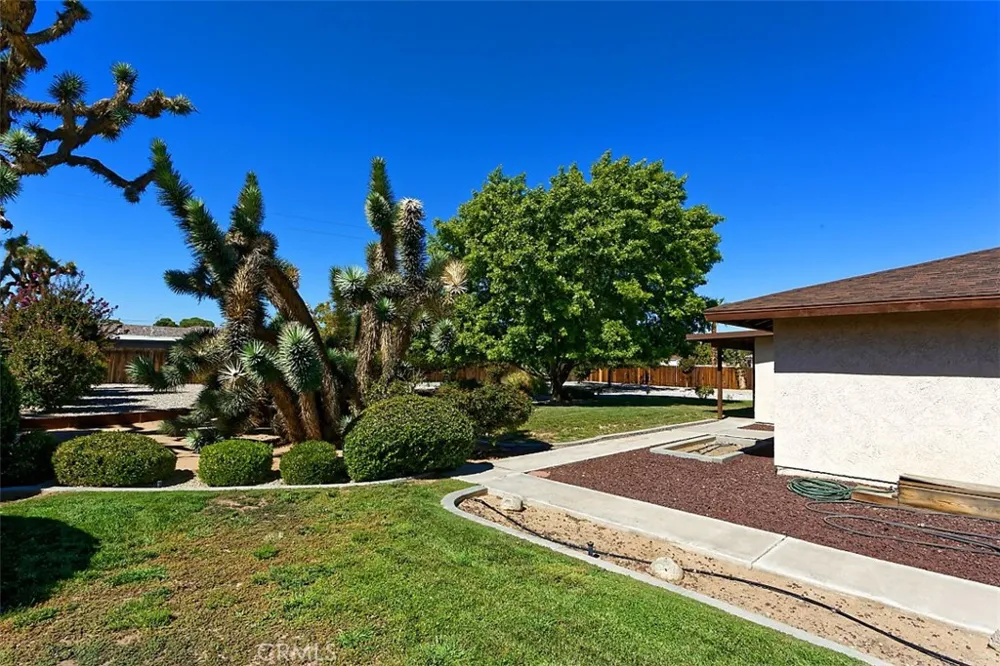 13564 Quapaw Road Apple Valley, CA 92308