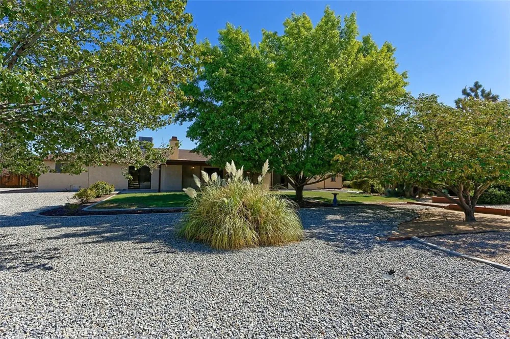 13564 Quapaw Road Apple Valley, CA 92308