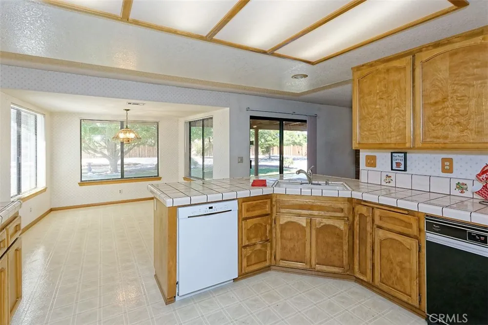 13564 Quapaw Road Apple Valley, CA 92308