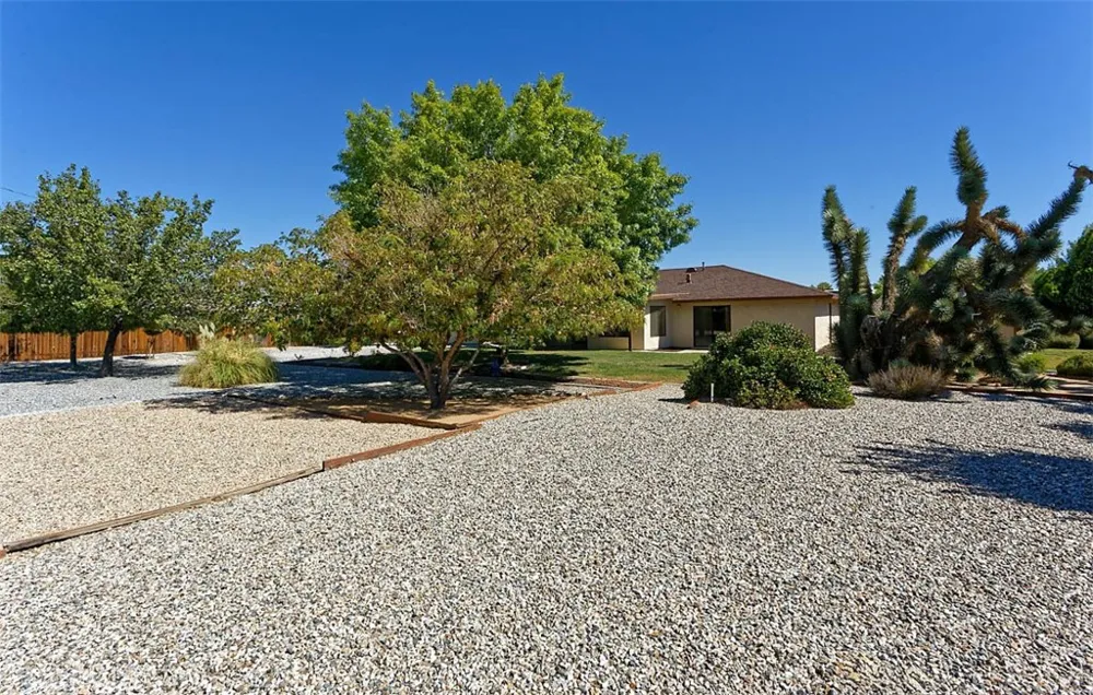 13564 Quapaw Road Apple Valley, CA 92308