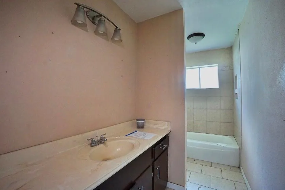 324 Pine Street Lake Jackson, TX 77566