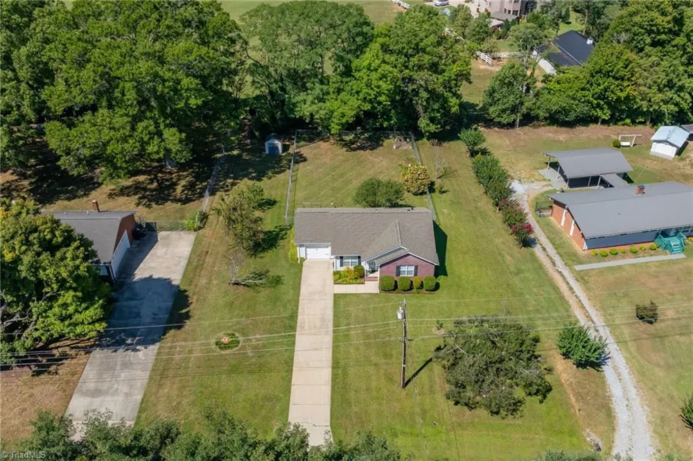 3803 Mulberry Lane High Point, NC 27265