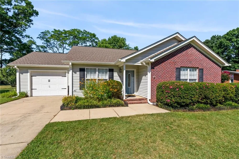 3803 Mulberry Lane High Point, NC 27265