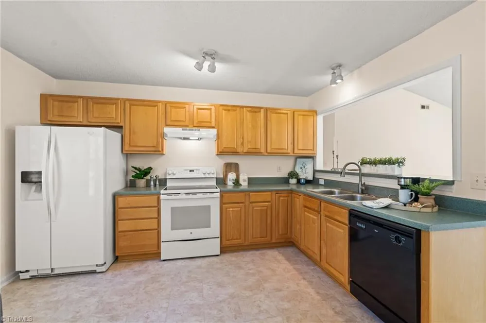 3803 Mulberry Lane High Point, NC 27265