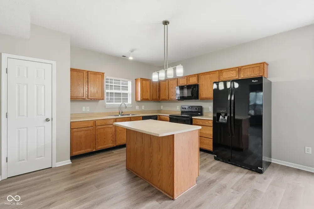 5320 Sandwood Drive Indianapolis, IN 46235