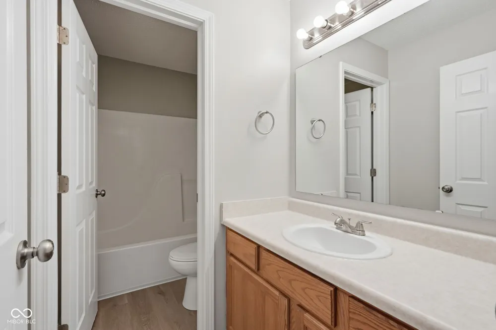 5320 Sandwood Drive Indianapolis, IN 46235
