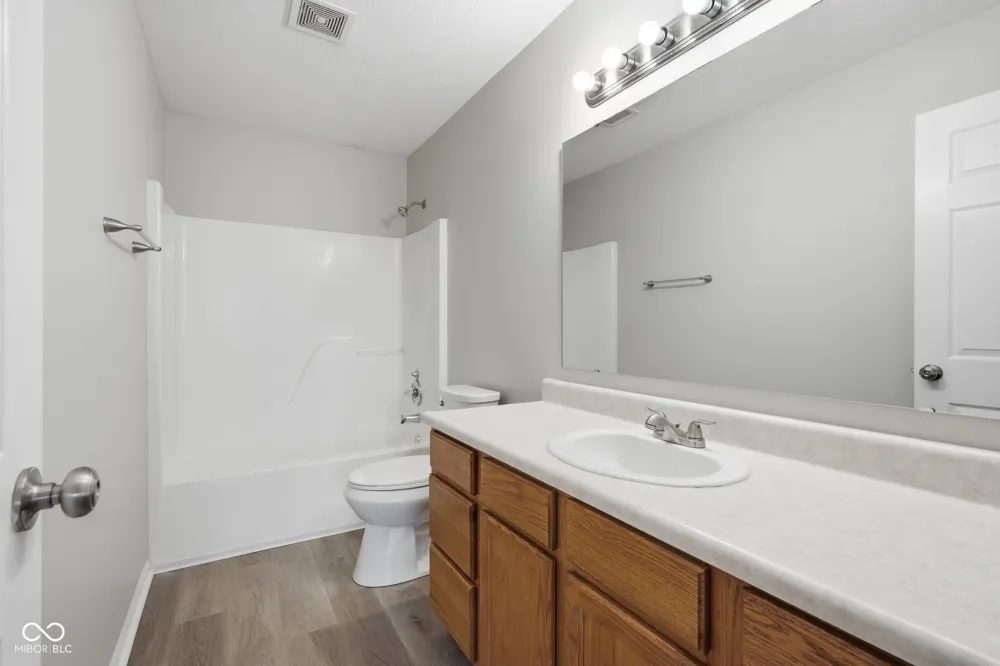5320 Sandwood Drive Indianapolis, IN 46235