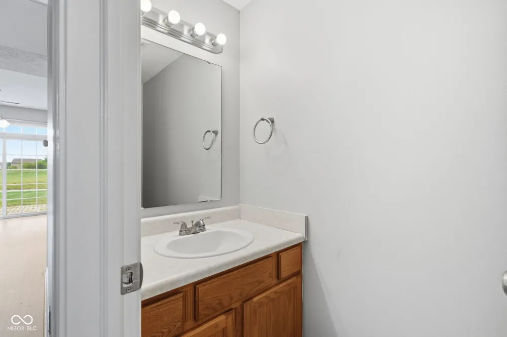 5320 Sandwood Drive Indianapolis, IN 46235