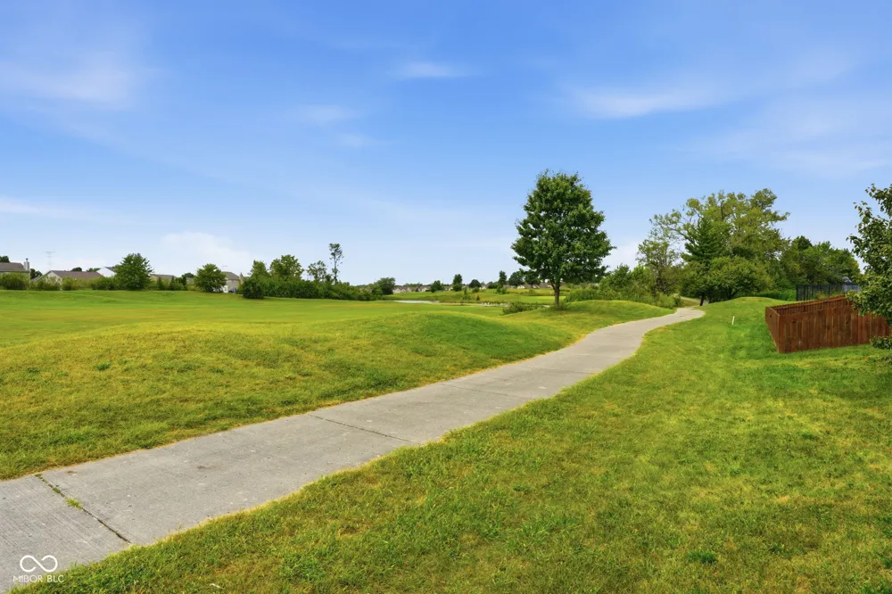 5320 Sandwood Drive Indianapolis, IN 46235