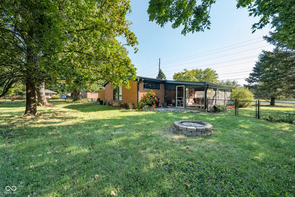 1284 Edmondson Avenue Indianapolis, IN 46219