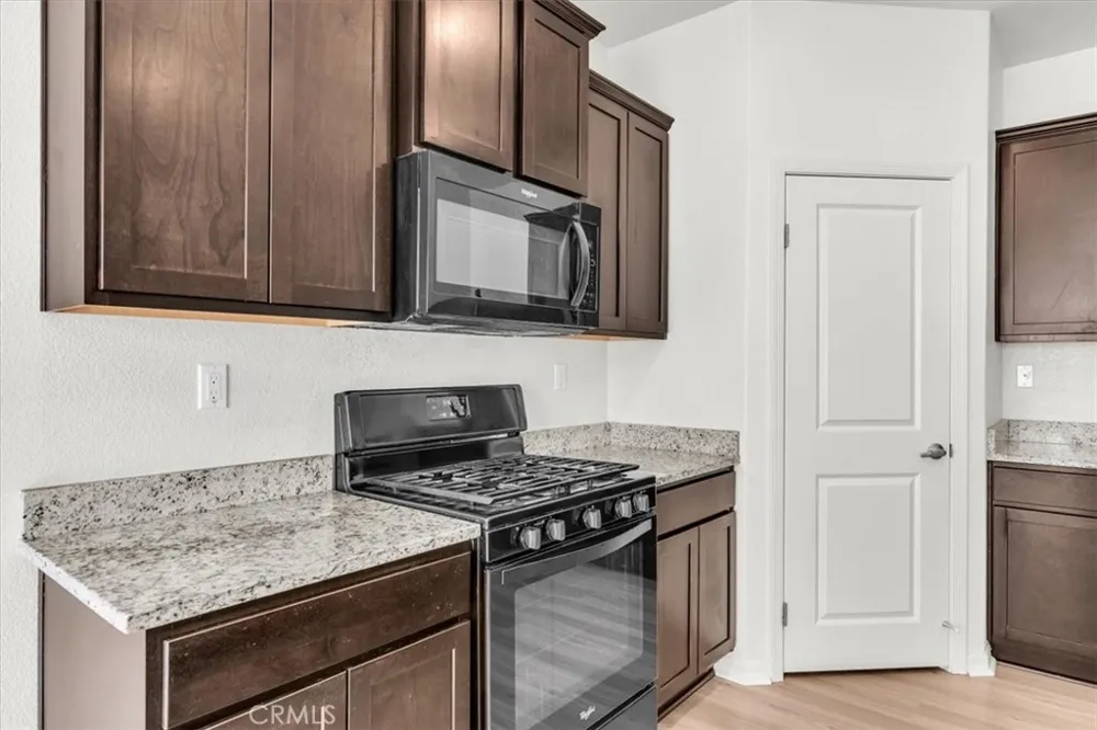 16604 Desert Lily Victorville, CA 92394