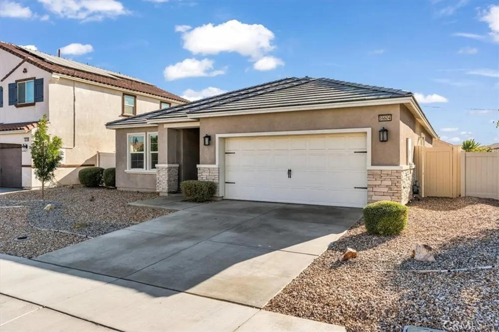 16604 Desert Lily Victorville, CA 92394