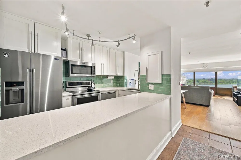 1001 W Jefferson Avenue #17I Detroit City, MI 48226