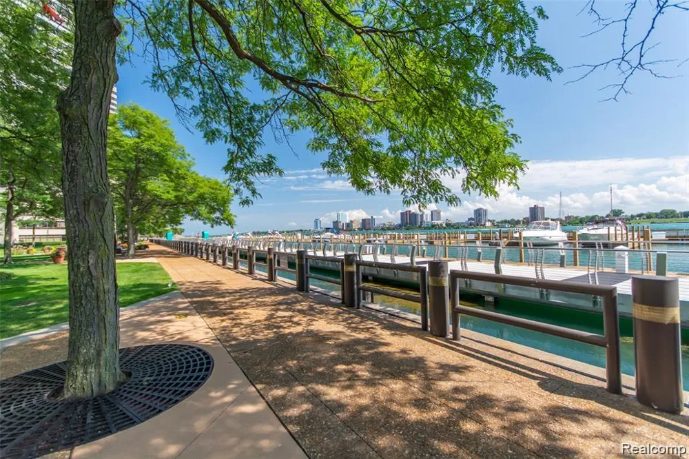1001 W Jefferson Avenue #17I Detroit City, MI 48226