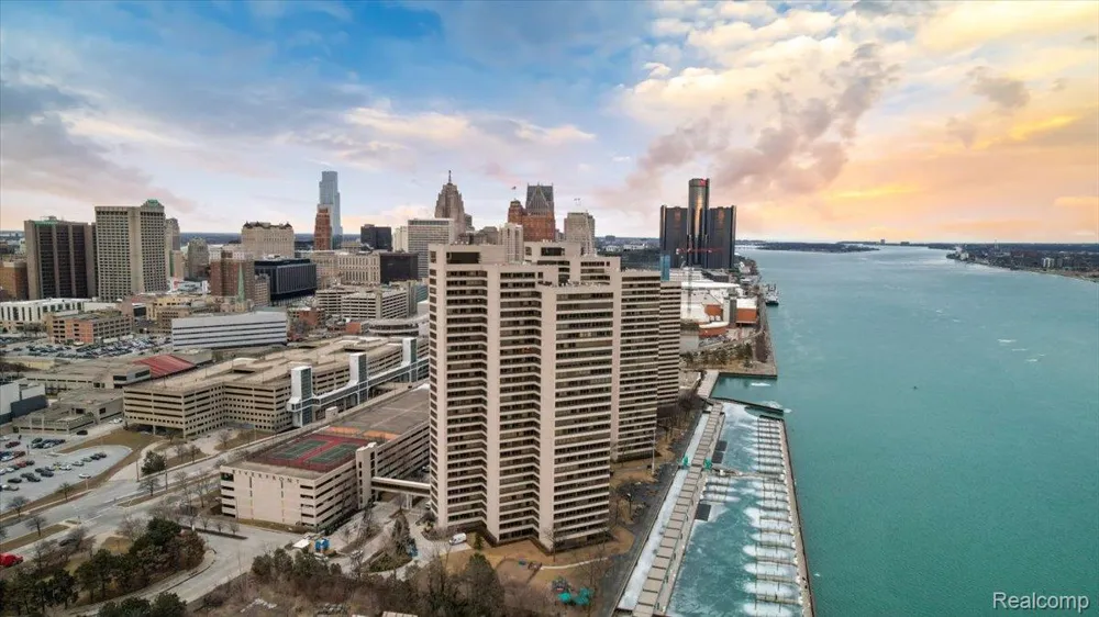 1001 W Jefferson Avenue #17I Detroit City, MI 48226