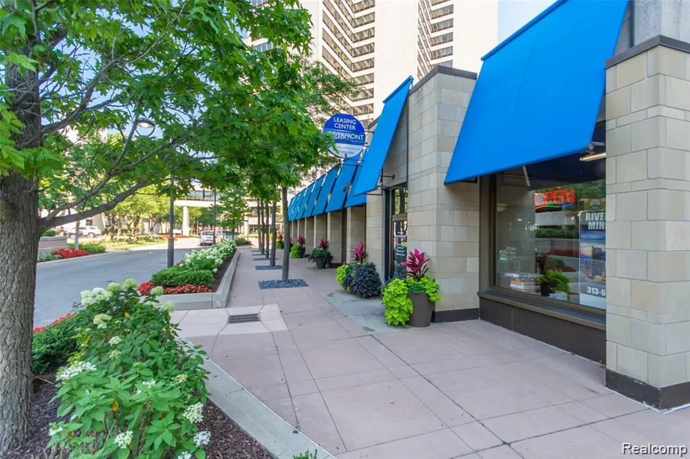 1001 W Jefferson Avenue #17I Detroit City, MI 48226