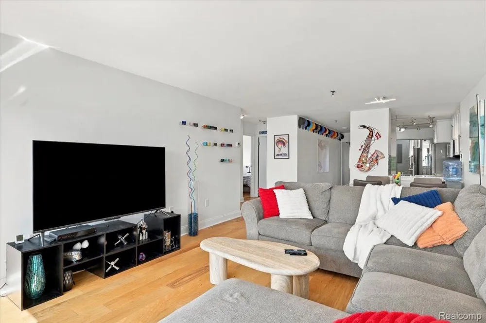 1001 W Jefferson Avenue #17I Detroit City, MI 48226