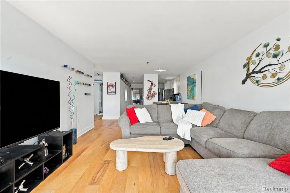 1001 W Jefferson Avenue #17I Detroit City, MI 48226