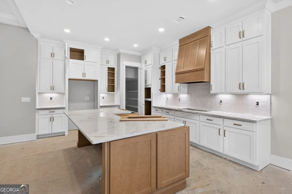357 Lake Vista DR Statham, GA 30666