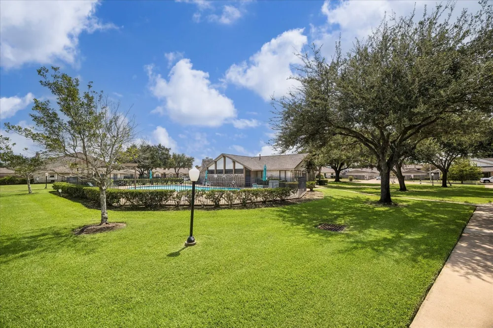 26 Chapparal Court Missouri City, TX 77459