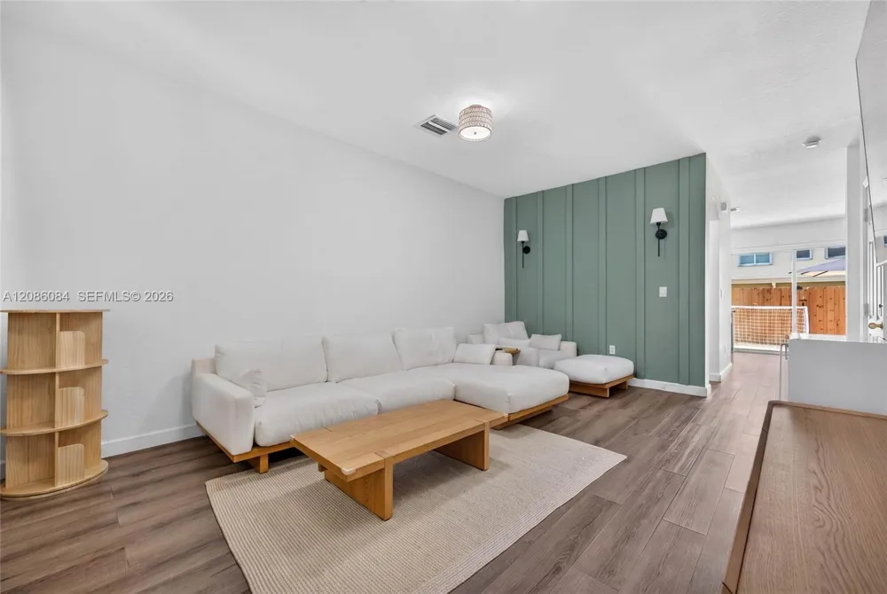 12956 SW 134th Ter Miami, FL 33186