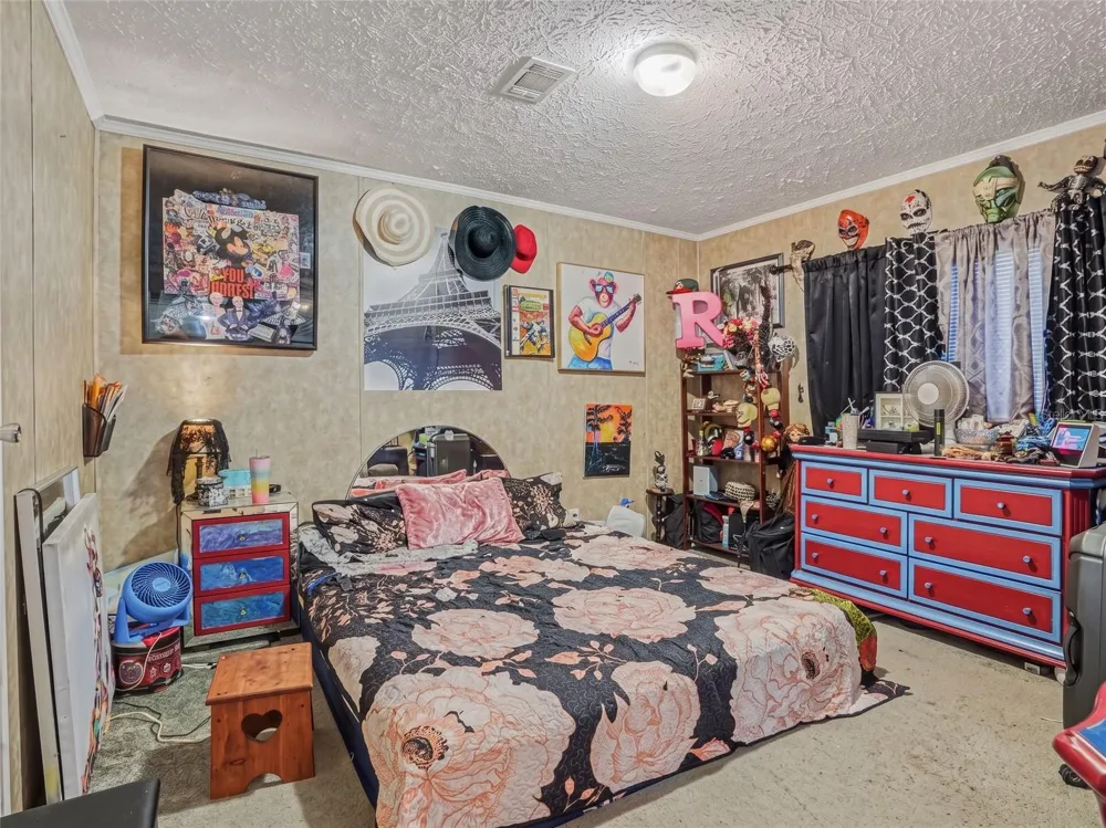 11121 LITHIA PINECREST ROAD Lithia, FL 33547