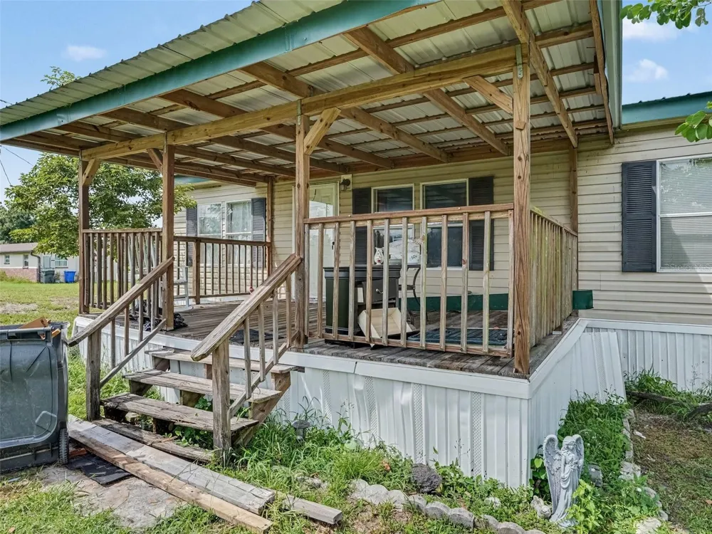 11121 LITHIA PINECREST ROAD Lithia, FL 33547