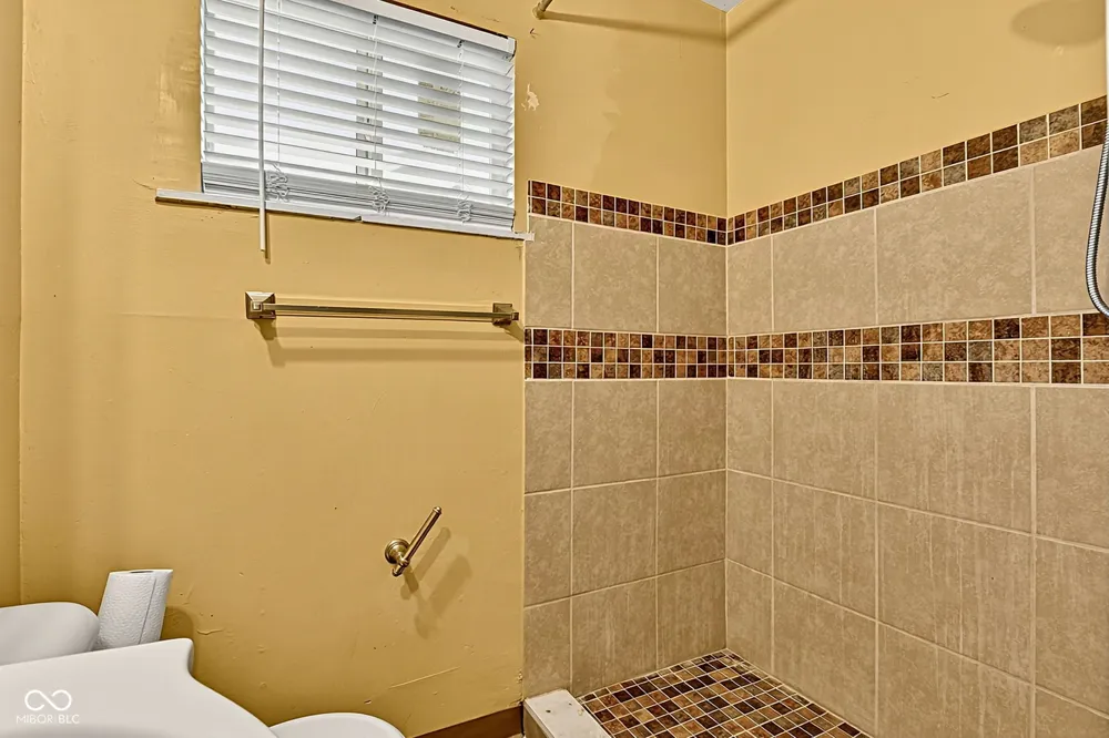 3233 Arsenal Avenue Indianapolis, IN 46218