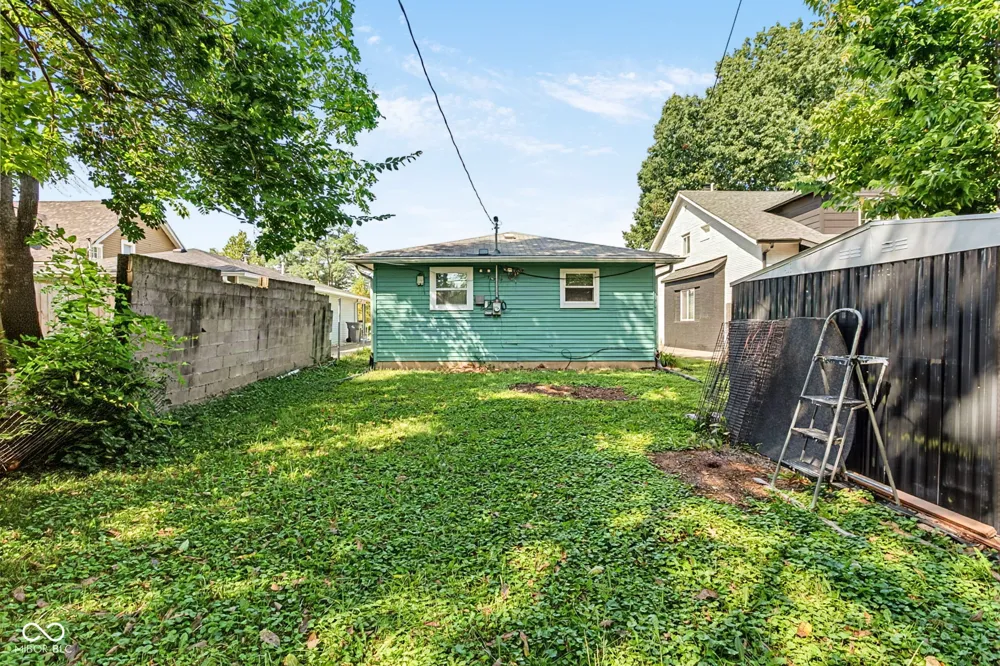 3233 Arsenal Avenue Indianapolis, IN 46218