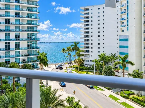 1300 Brickell Bay Dr #704