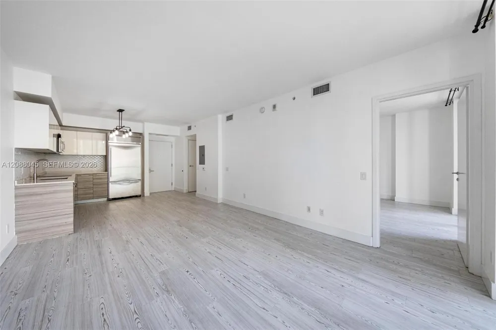 1300 Brickell Bay Dr #704 Miami, FL 33131