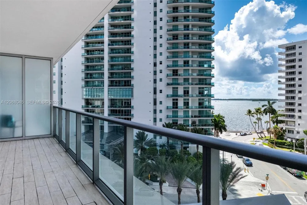 1300 Brickell Bay Dr #704 Miami, FL 33131