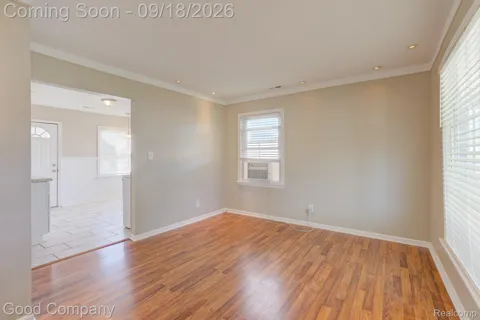 38 E Rowland Avenue
