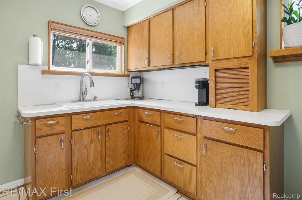 1103 W Webster Road Royal Oak City, MI 48073